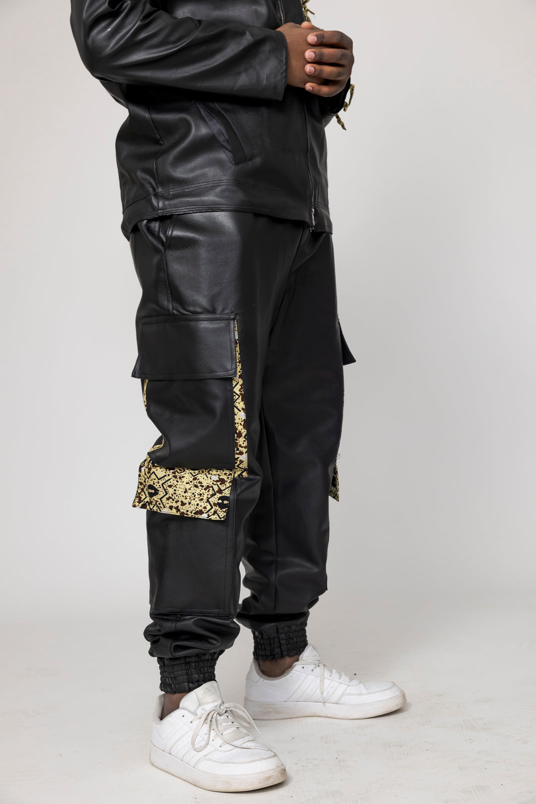 Kunstlederjacke und -hose Jeray